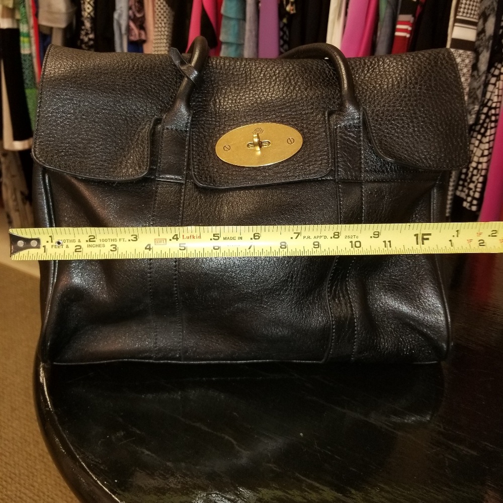 Mulberry leather purse with pleanty of room